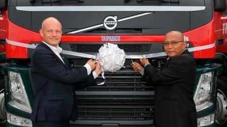 images/newsimages/2018/Volvo Trucks Malaysia Delivers 10 Prime Movers To Taipanco Sdn Bhd.jpg#joomlaImage://local-images/newsimages/2018/Volvo Trucks Malaysia Delivers 10 Prime Movers To Taipanco Sdn Bhd.jpg?width=800&height=450