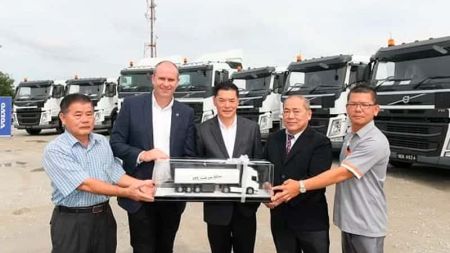 images/newsimages/2018/Volvo Trucks Malaysia To Deliver 28 Trucks To Konsortium PD Sdn Bhd.jpg#joomlaImage://local-images/newsimages/2018/Volvo Trucks Malaysia To Deliver 28 Trucks To Konsortium PD Sdn Bhd.jpg?width=800&height=450